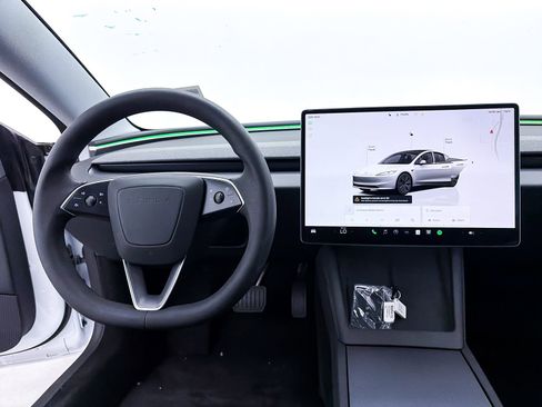 Used 2024 Tesla Model 3 Standard Range RWD image 3