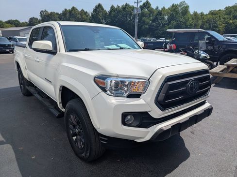 Used 2023 Toyota Tacoma SR5 RWD image 7