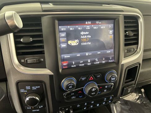 Used 2018 RAM 2500 Power Wagon w/ Leather & Luxury Group AWD/4WD image 14