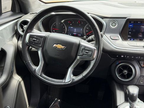 Used 2019 Chevrolet Blazer LT FWD image 12
