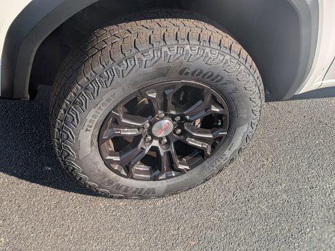 Used 2023 GMC Canyon Elevation w/ Convenience Package image 12