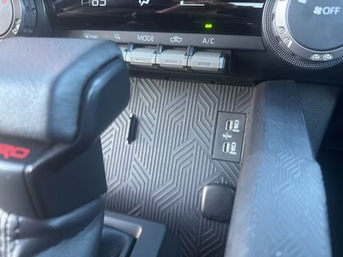 Used 2025 Toyota Tacoma TRD Sport image 30