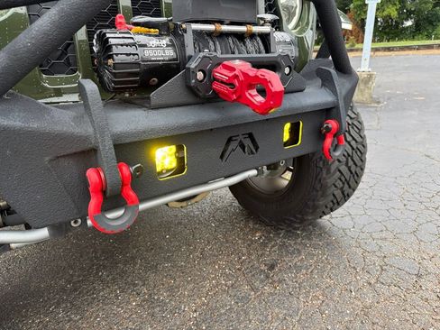Used 2023 Jeep Gladiator Sport AWD/4WD image 7