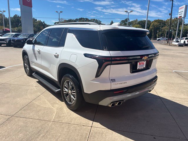 Used 2024 Chevrolet Traverse LT w/ LPO, Floor Liner Package FWD image 5