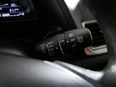 Used 2018 MAZDA MAZDA3 Sport image 30