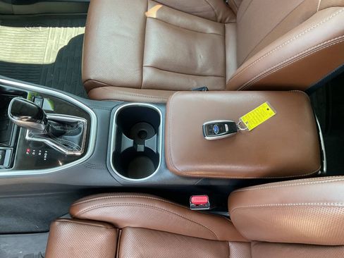 Used 2020 Subaru Outback Touring w/ Popular Package #2 AWD/4WD image 32