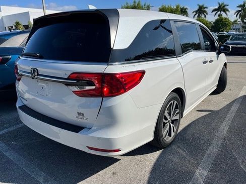 Certified 2023 Honda Odyssey Touring image 3