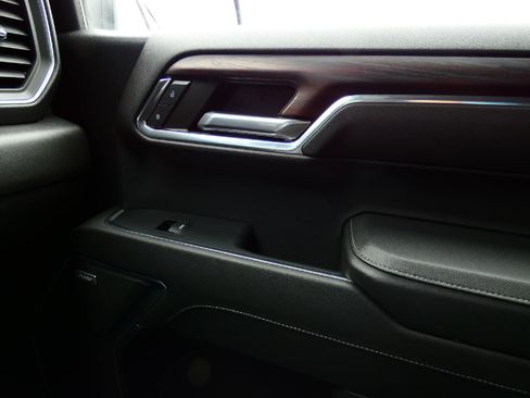 Used 2023 GMC Sierra 1500 SLT w/ SLT Convenience Package image 23