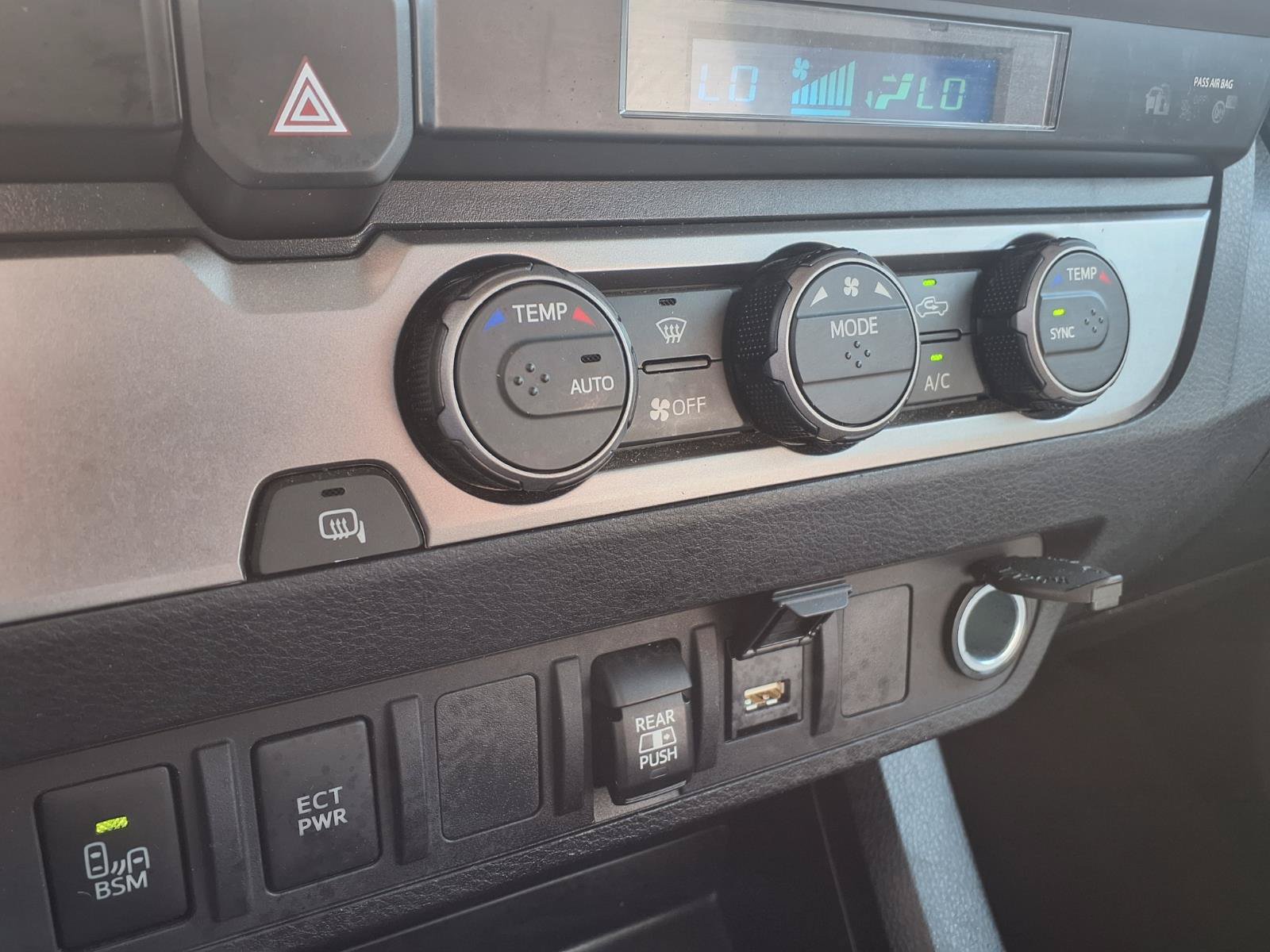 Used 2022 Toyota Tacoma SR5 w/ Technology Package RWD image 12