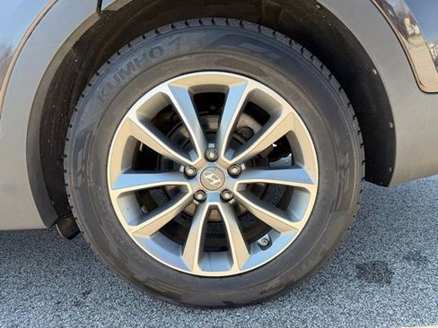 Used 2017 Hyundai Santa Fe SE image 21