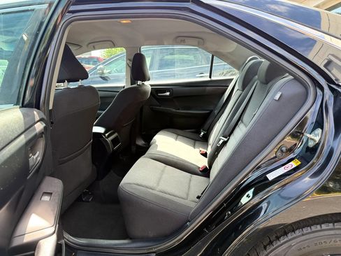 Used 2016 Toyota Camry LE FWD image 24