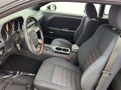 Used 2010 Dodge Challenger R/T RWD image 19