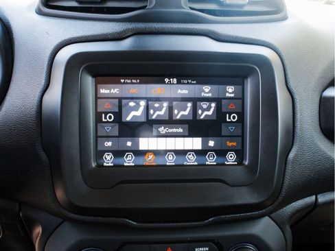 Used 2018 Jeep Renegade Limited w/ Safety & Security Group AWD/4WD image 16