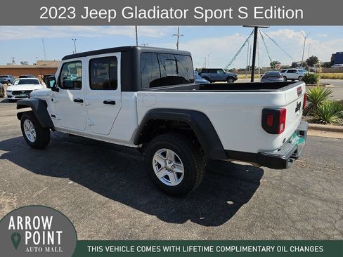 Used 2023 Jeep Gladiator Sport AWD/4WD image 8