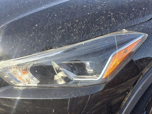 Used 2020 Nissan Kicks SR image 10