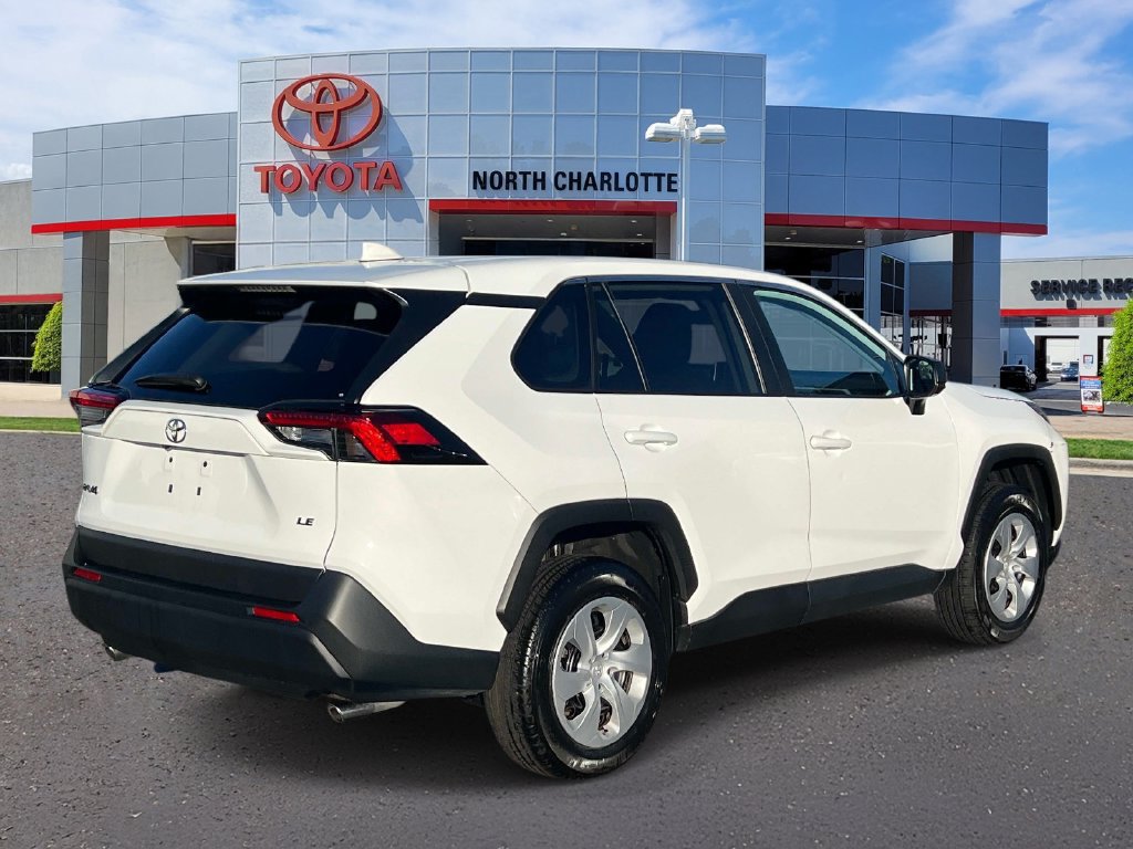Used 2024 Toyota RAV4 LE FWD image 8