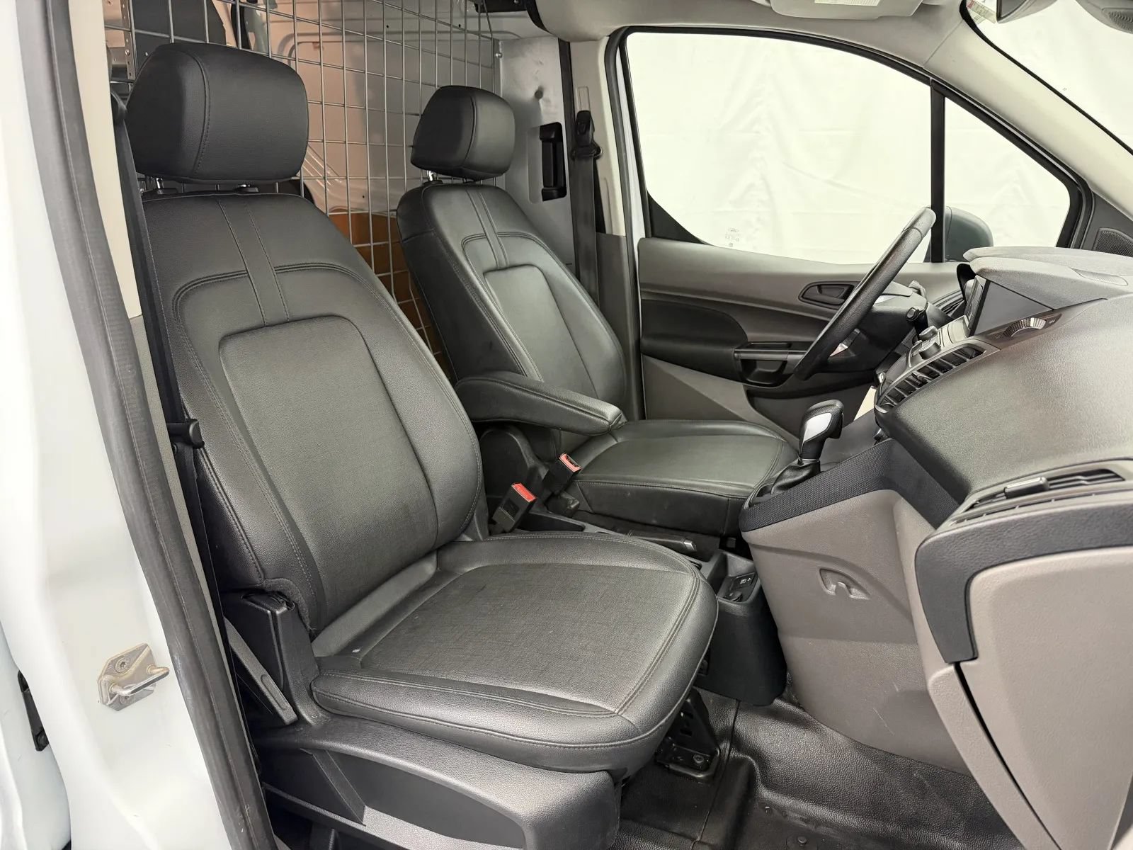 Used 2020 Ford Transit Connect XL FWD image 28
