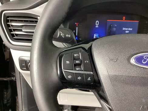 Certified 2023 Ford Escape Active AWD/4WD image 18
