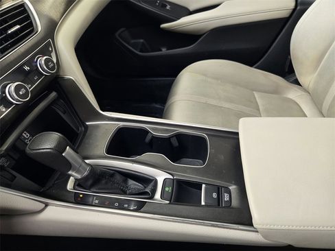 Used 2020 Honda Accord EX image 25