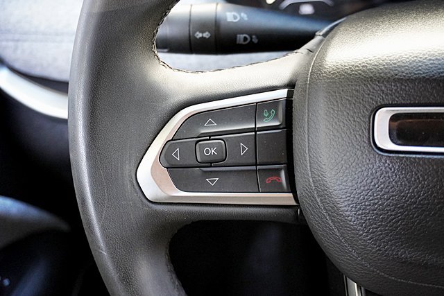 Used 2024 Jeep Compass Latitude AWD/4WD image 43