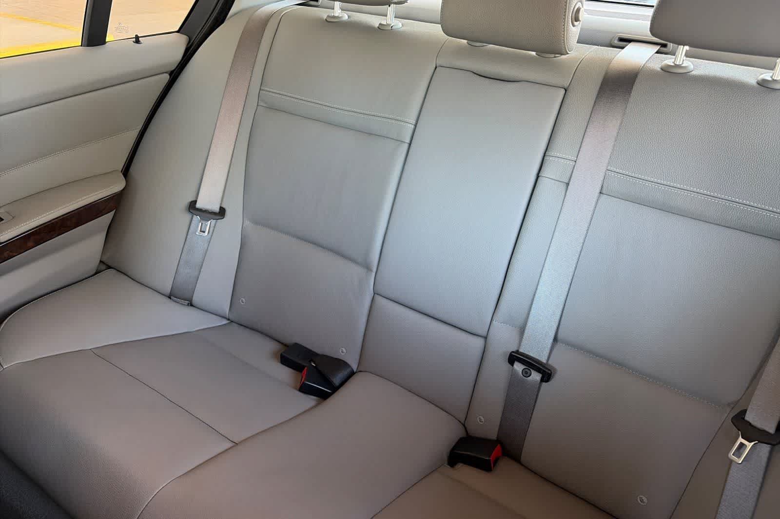 Used 2010 BMW 328i Sedan RWD image 4