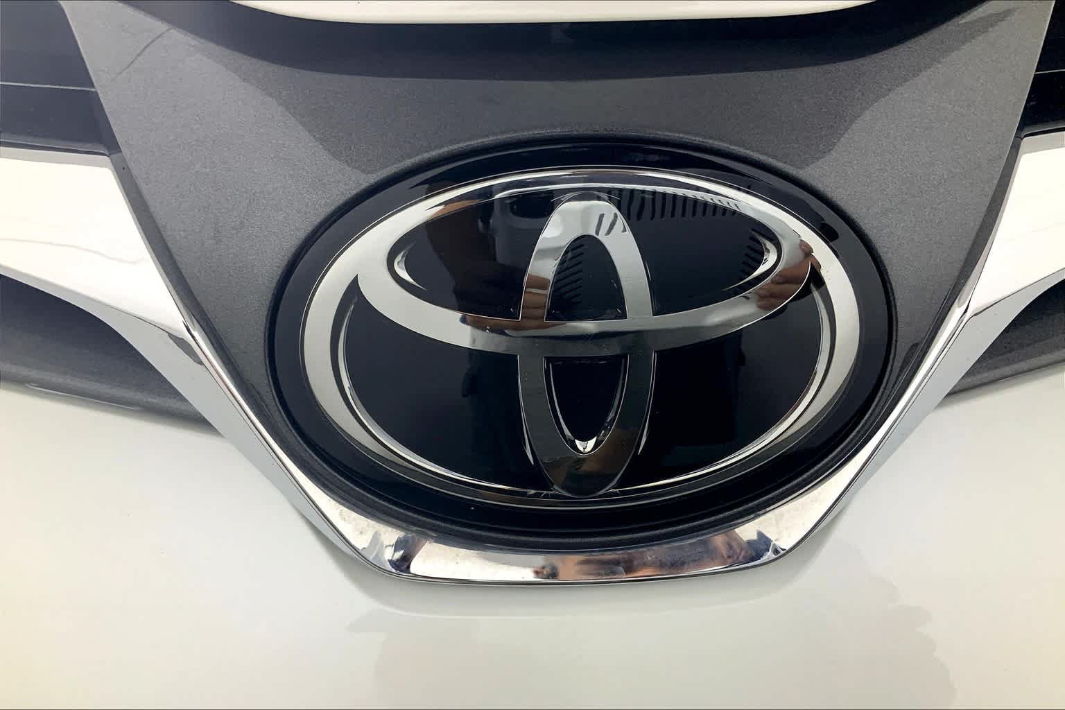 Used 2018 Toyota Sienna XLE Premium w/ Outdoor Package AWD/4WD image 30