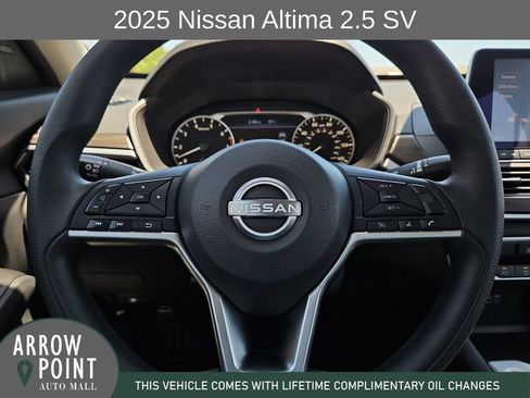 Used 2025 Nissan Altima 2.5 SV FWD image 27