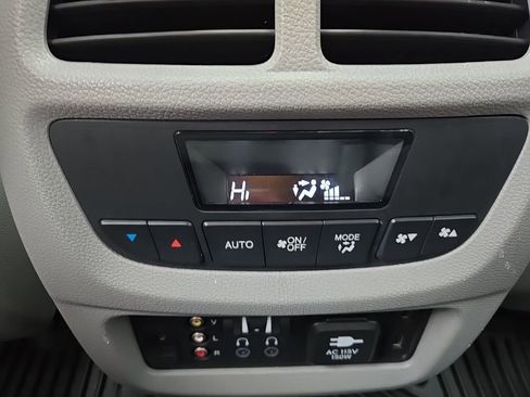 Used 2018 Honda Pilot Touring image 52