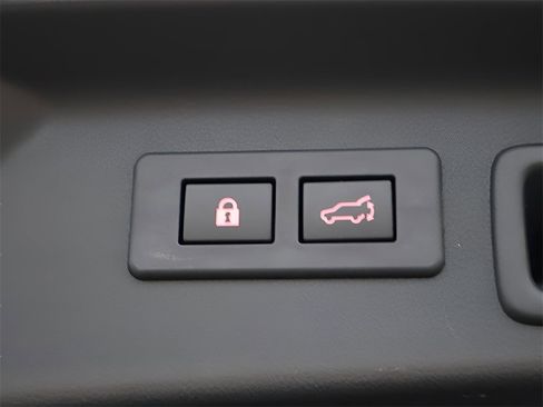 Used 2025 Subaru Forester Touring image 19