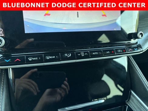 Used 2024 Jeep Wagoneer Series II w/ Flexible Seating Group RWD image 17