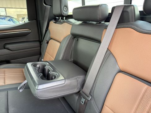 Used 2024 Chevrolet Silverado 1500 High Country w/ Technology Package AWD/4WD image 39