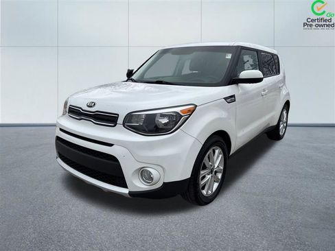 Used 2018 Kia Soul + image 2