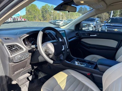 Used 2022 Ford Edge SE image 17