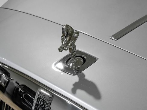 Used 2016 Rolls-Royce Wraith RWD image 35