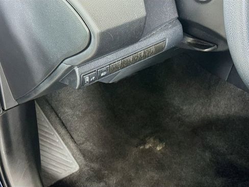 Used 2023 Toyota Corolla LE image 10