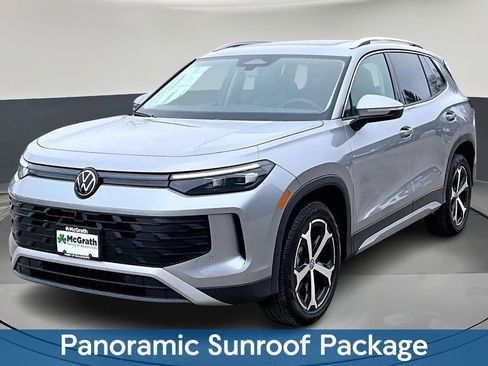 New 2026 Volkswagen Tiguan SE image 2