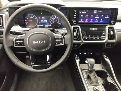 Used 2023 Kia Sorento S image 22