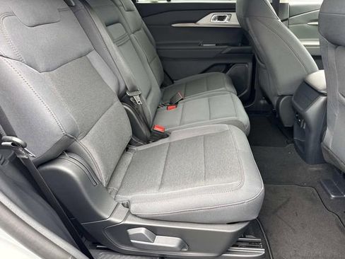 New 2026 Ford Explorer Active RWD image 12