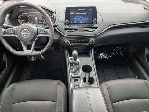 Used 2022 Nissan Altima 2.5 SV image 14