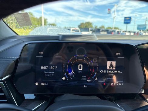 New 2025 Chevrolet Suburban Premier image 38