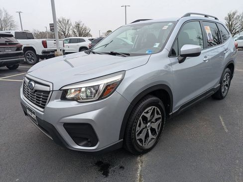 Used 2019 Subaru Forester Premium image 4