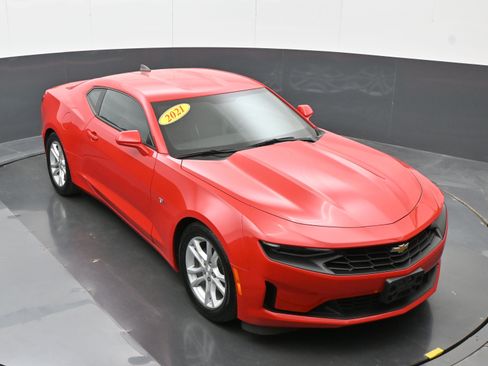 Used 2021 Chevrolet Camaro LS RWD image 28