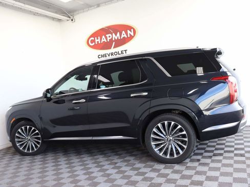 Used 2024 Hyundai Palisade Calligraphy image 3