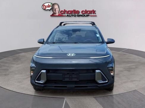 Used 2024 Hyundai Kona SEL w/ Convenience Package FWD image 8