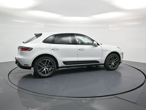 Used 2026 Porsche Macan AWD/4WD image 31