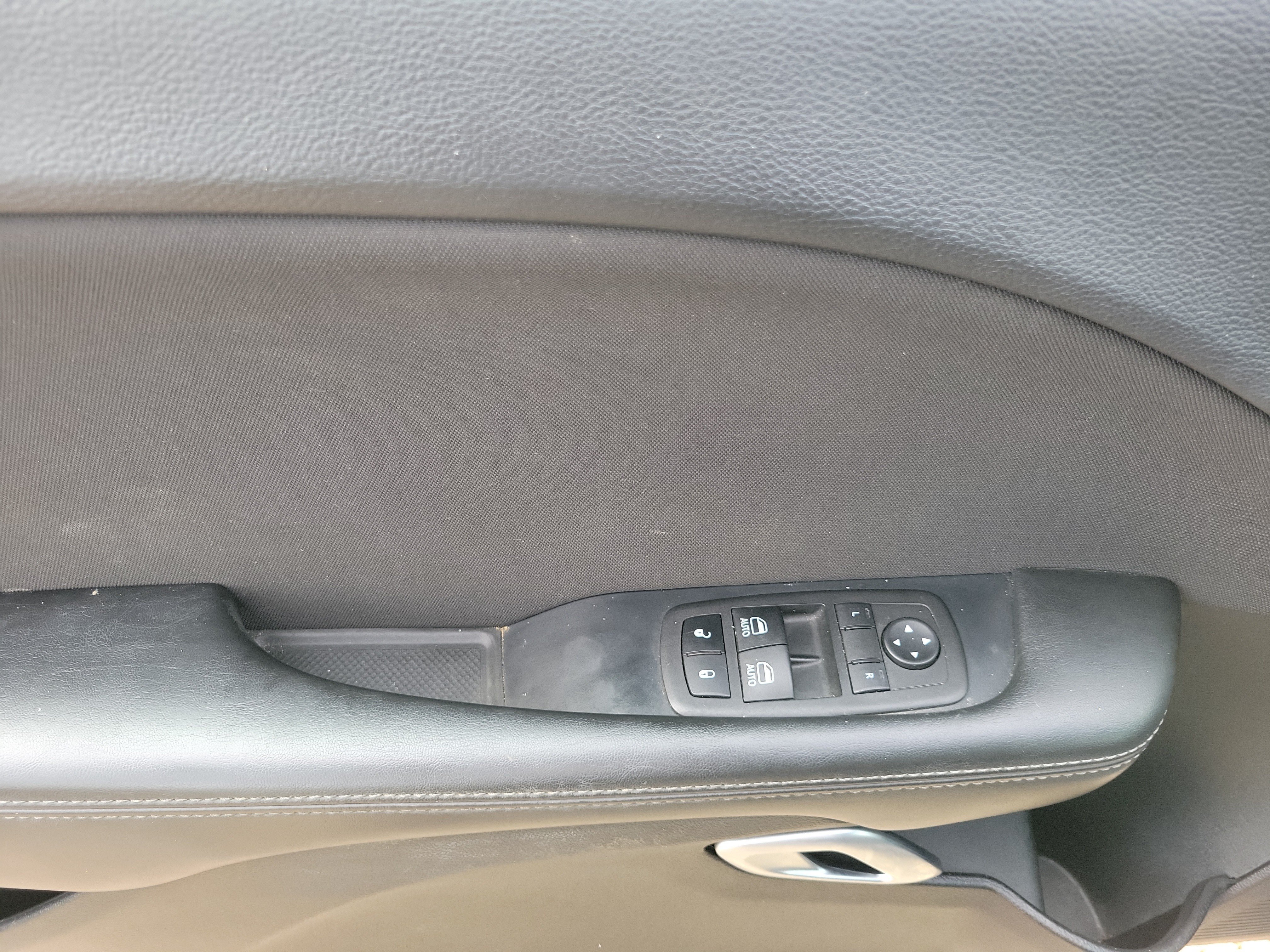 Used 2023 Dodge Challenger SXT RWD image 9