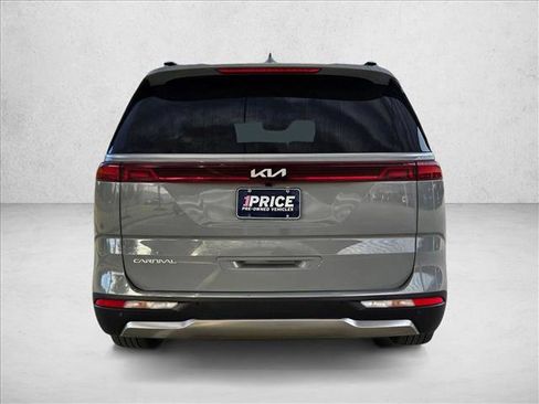 Used 2024 Kia Carnival SX image 6