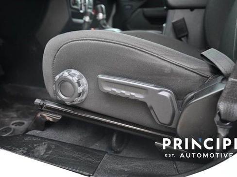 Used 2023 Jeep Wrangler Sport S image 23