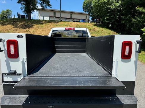 New 2024 RAM 2500 Tradesman w/ Chrome Appearance Group image 10