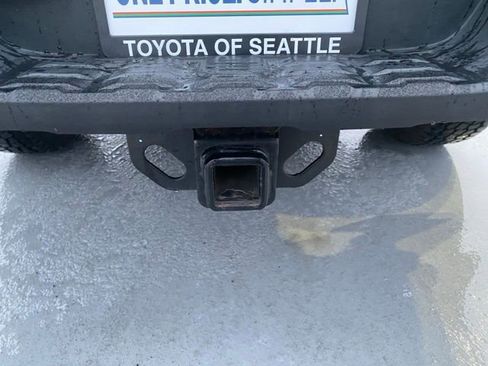 Used 2021 Toyota Tacoma TRD Off-Road image 9